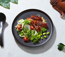 Тёплый боул с лососем в соусе унаги