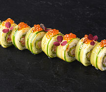 Ролл Фумарола с красной икрой