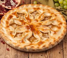 Пирог с яблоком и грецкими орехами