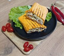 Шаурма в сырном лаваше