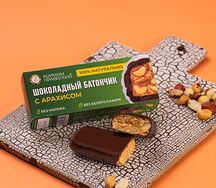 Шоколадный батончик с арахисом