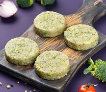 Биточки из индейки с брокколи