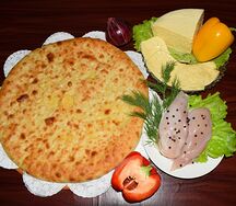 Осетинский пирог с курицей, сыром и болгарским перцем