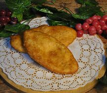 Пирожок с картошкой жареный