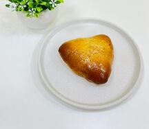 Пирожок с курицей и грибами