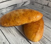 Пирожок с луком и яйцом