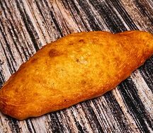 Жареный пирожок с картошкой