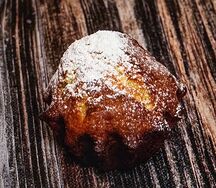 Кекс с изюмом