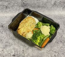 Котлета рыбная микс с овощами на пару и соусом цацики