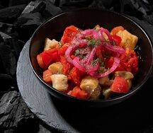 Салат из овощей на мангале