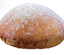 Пирожок с яблоком и корицей