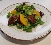 Салат с печенью цыплëнка и апельсинами