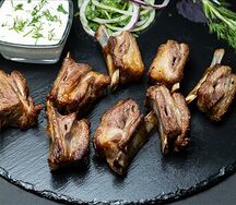 Ребра бараньи на углях