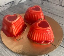 Муссовое пирожное в виде сердца