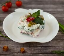 Редиска с огурцом и сметаной