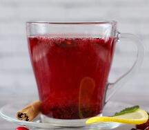 Витаминный напиток с черной смородиной