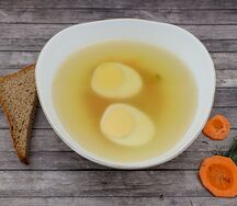 Бульон куриный с яйцом