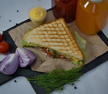 Сэндвич и морс на выбор