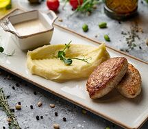 Куриные котлеты с картофельным пюре