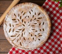 Пирог с яблоком и корицей