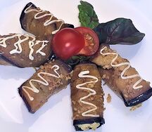 Рулетики из баклажанов с сыром и чесноком