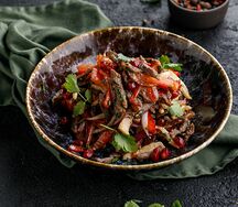Грузинский теплый салат