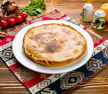 Пирог с картофелем, мясном и зеленью