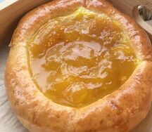 Ватрушка с абрикосовым конфи