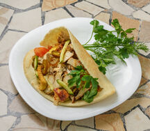 Шаверма в пите и морс