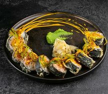 Темпура ролл с лососем кимчи