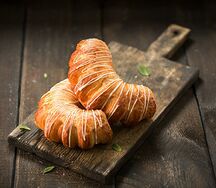 Слойка с вареной сгущенкой