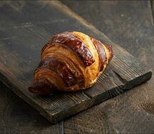 Круассан с шоколадно-ореховой начинкой
