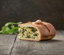 Пирог с луком и яйцом