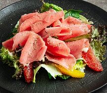 Строганина из тунца