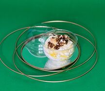 Греческий йогурт с медом и орехами