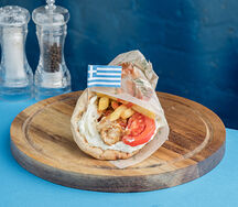 Традиционные греческие сувлаки в пите