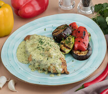 Куриная грудка по-критски с летним соусом