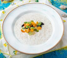 Каша овсяная с сухофруктами