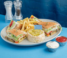 Клаб-сэндвич с запеченными овощами