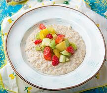 Овсяная каша со свежими фруктами