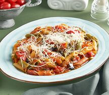 Паста с овощами в томатном соусе