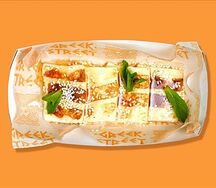 Сыр халлуми с медом и кунжутом
