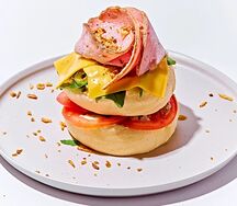 Панкейки с пастрами из индейки