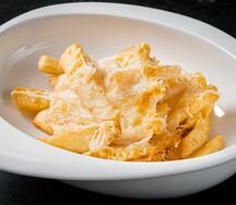 Картофель фри с пармезаном и трюфельным маслом