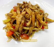 Удон с куриной грудкой
