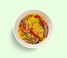 Вок рамен с говядиной и овощами