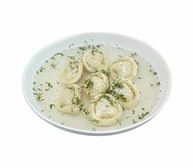 Пельмени в курином бульоне
