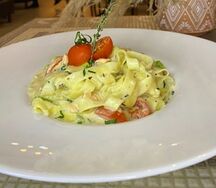 Паста с семгой и цукини