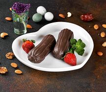 Эклер в молочном шоколаде