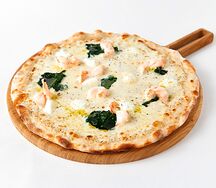 Пицца с креветками и трюфельным кремом